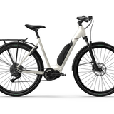 HELKAMA CE 28" 9-V HELMIÄISVALKOINEN – trekking- ja kaupunkisähköpyörä